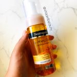 فوم شست و شوی صورت زرد چویه نوتروژینا - تصویر 2