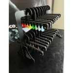 آویز چوبی به عنوان کاتالوک برای لاک ژل