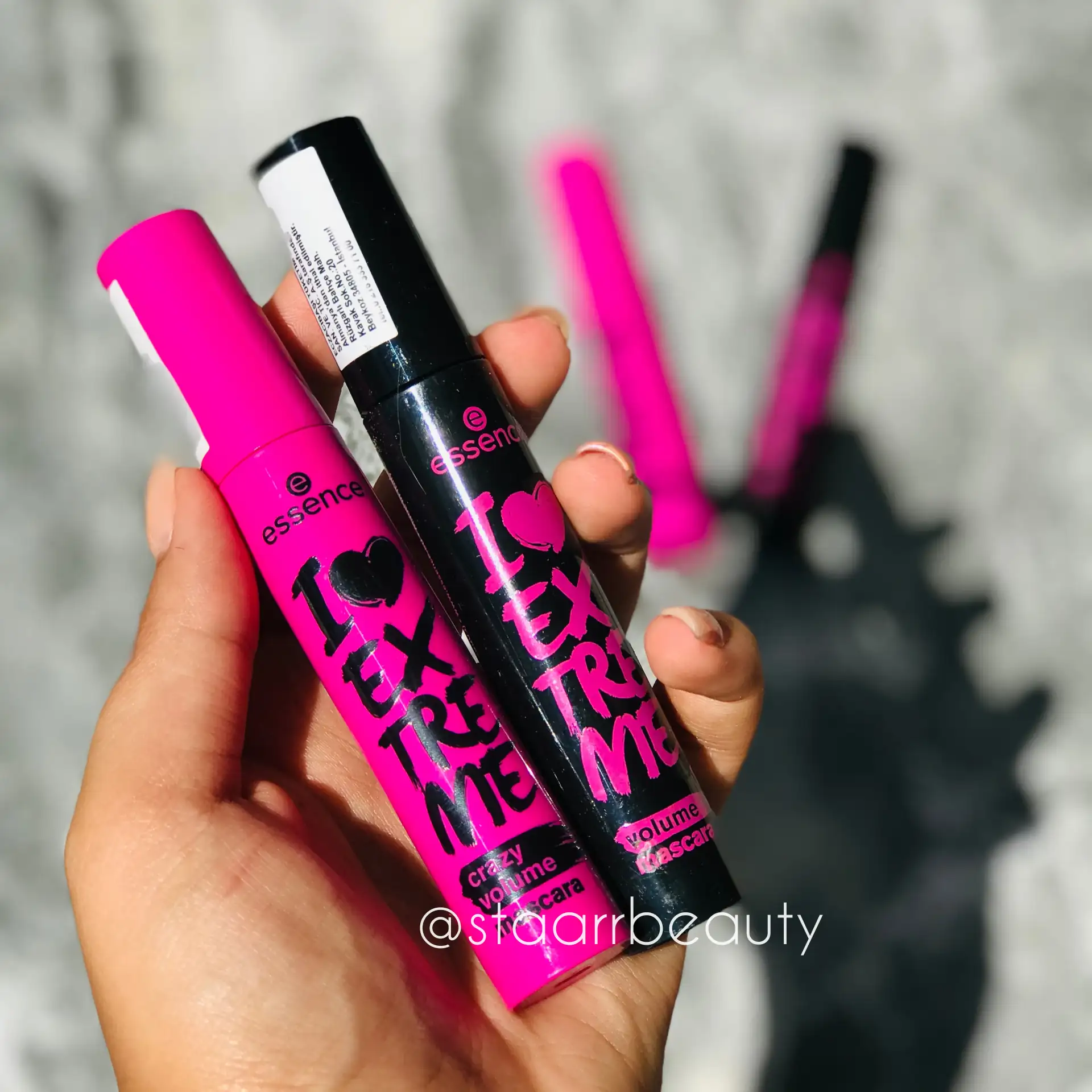 ProductID-21379.webp ریمل حجم دهنده و بلند کننده رنگ صورتی و سیاه اسنس مدل I Love Extreme Volume - تصویر 1