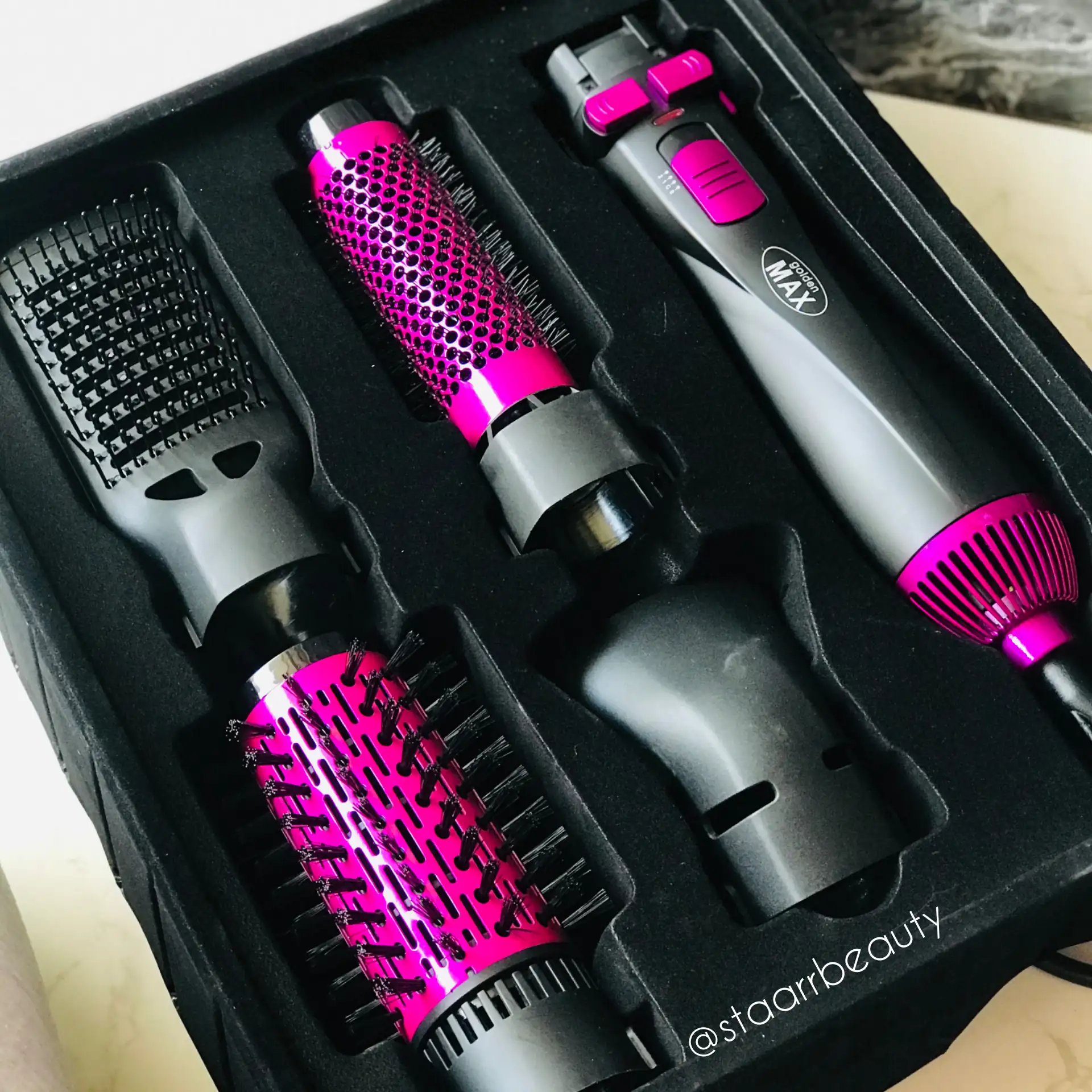 ProductID-22646.webp سشوار چرخشی 4 کاره گلدن مکس مدل GOLDEN MAX M-666 - تصویر 1