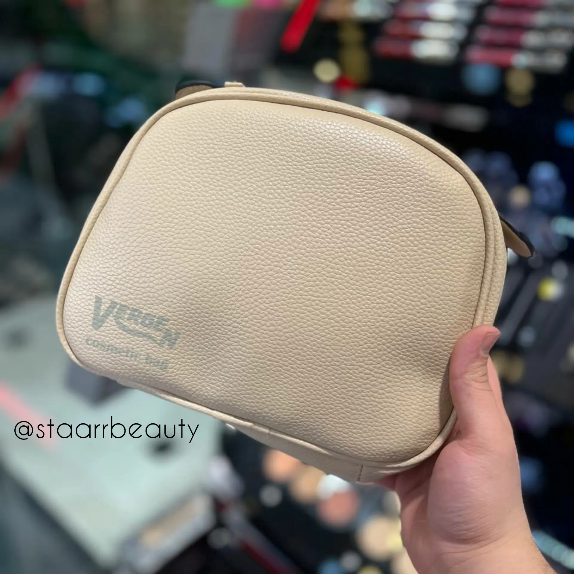 ProductID-36327.webp کیف آرایشی چرمی برند ورژن رنگ کرمی - تصویر 1