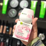 کرم بمب آبرسان گارنیر با عصاره گل رز