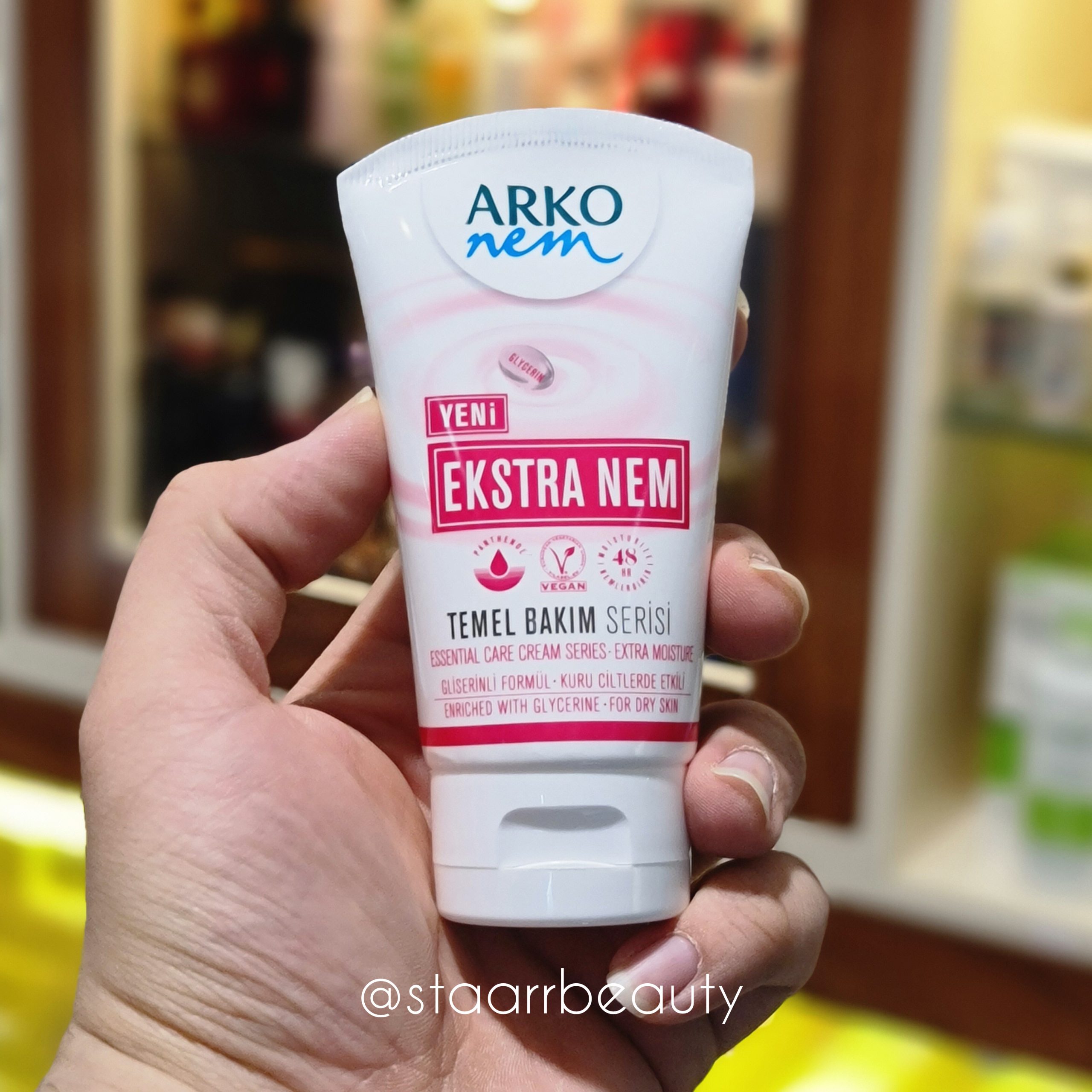 InShot_20250828_190405378 کرم مرطوب کننده تیوپی آرکو حاوی گلیسیرین 60 میل - تصویر 1