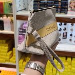 کیف ارایشی کنفی رنگ کرمی - تصویر 2