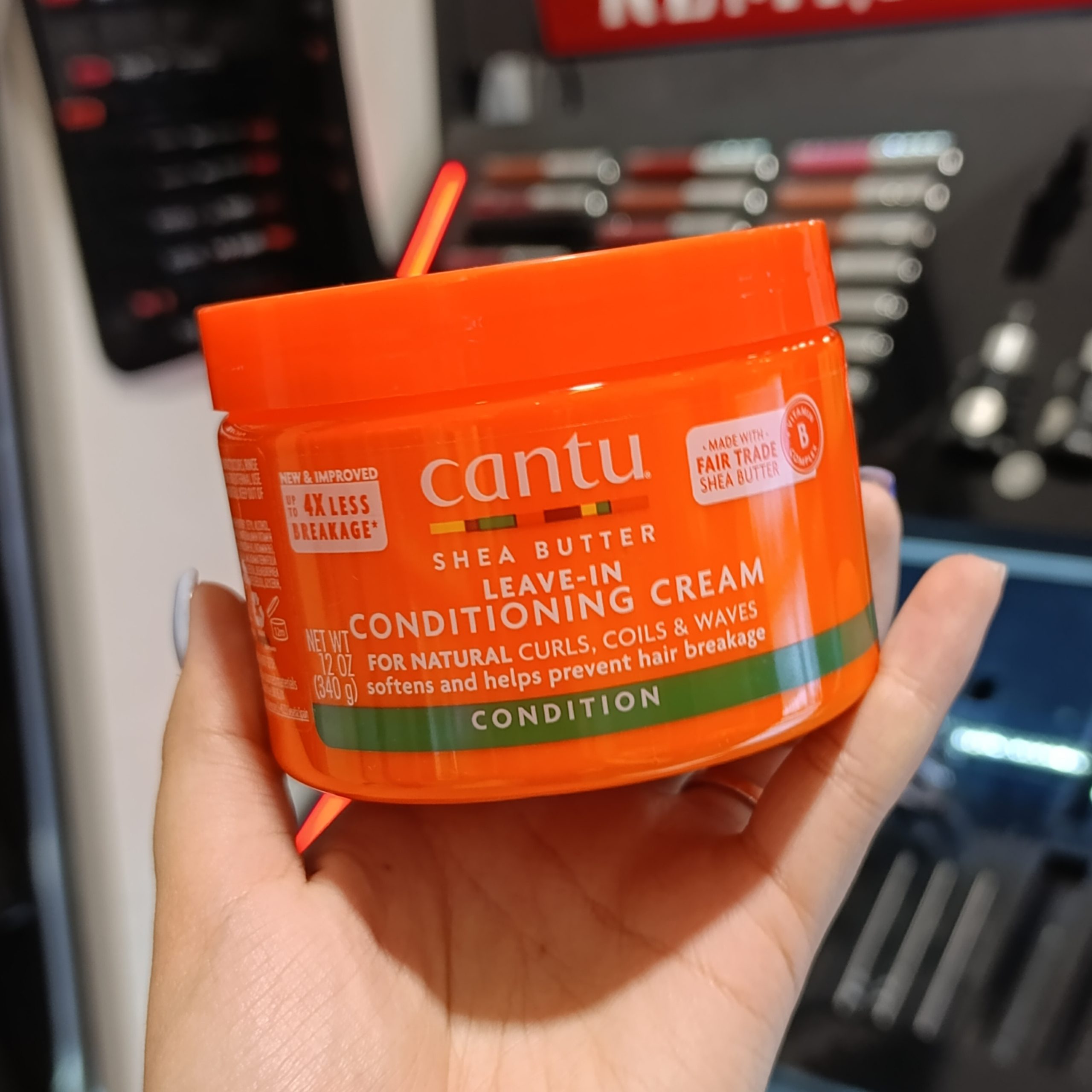 InShot_20260703_002939209 کرم موی آبرسان، نرم کننده و ضد وز کانتو شی باتر 340 گرم Cantu Shea Butter Leave-In Conditioning Cream - تصویر 1